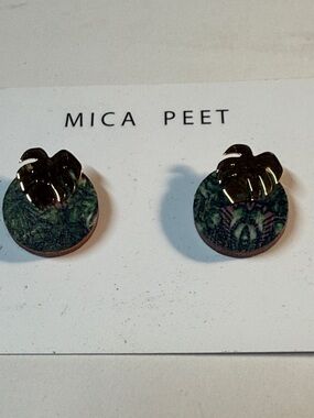 Mica Peet Green and Gold Small Pet Leaf Stud Earrings